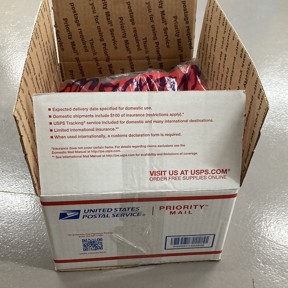 Chubbies NWT Mystery Bundle of 5 Casual Men's Shirts Tees, Tanks, LS - Picture 4 of 4